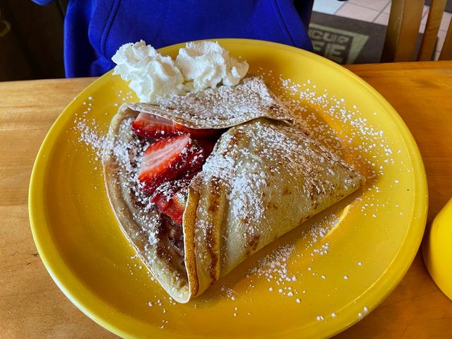 Nutella Strawberry Crepes